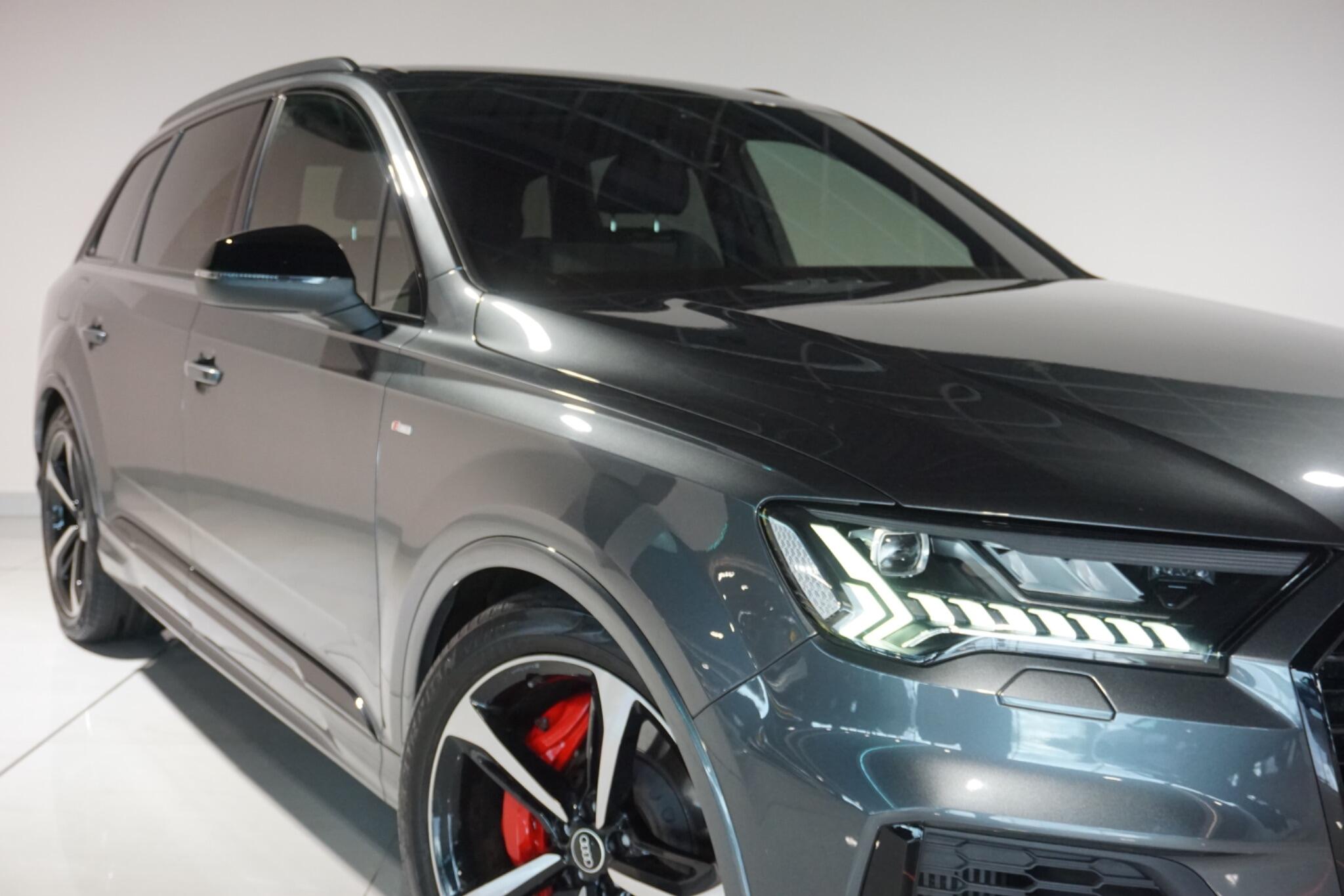 Audi Q7 3.0 TFSIe V6 55 Black Edition SUV 5dr Petrol Plug-in Hybrid Tiptronic quattro Euro 6 (s/s) 17.9kWh (381 ps)